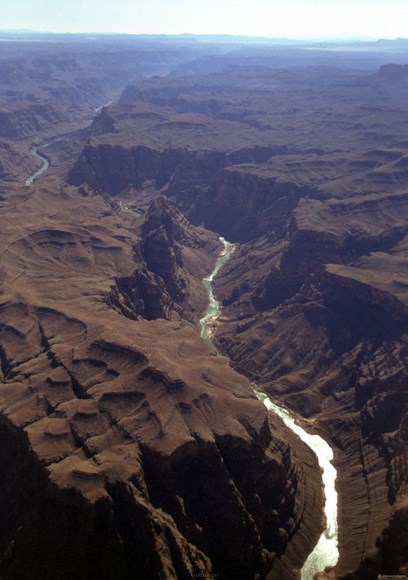 1億年経つと川も谷になります